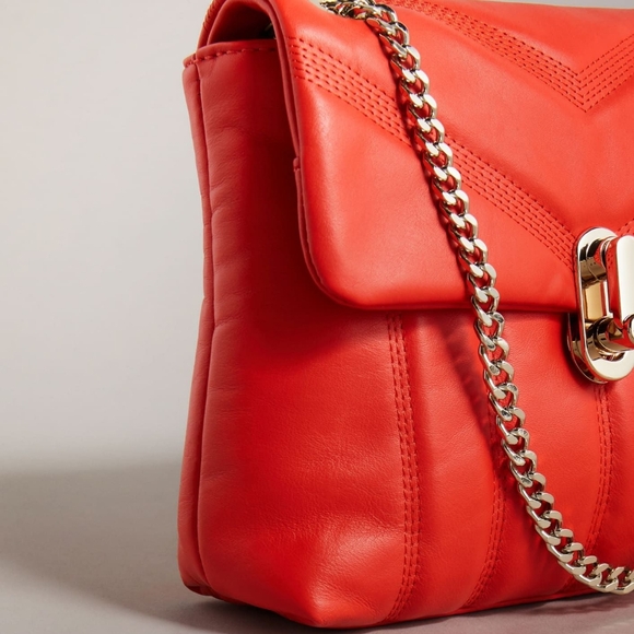 NWT TED BAKER AYAHLIN - RED / 261368 - ONE SIZE - Picture 2 of 4